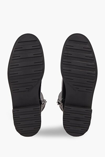 Calvin Klein Kadın Marka Logolu Pürüzsüz Deri Üst Kısımlı Şık Görünüşlü İç Yan Fermuarlı Mikrofibe