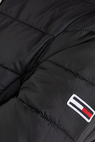 Tommy Hilfiger Kadın Marka Bayrak Logolu Sabit Kapüşonlu Kapitone Dolgulu Siyah Mont DW0DW13741 BDS