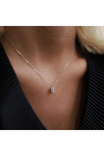 ByGoldenHouse Pırlanta Tek Baget Kolye