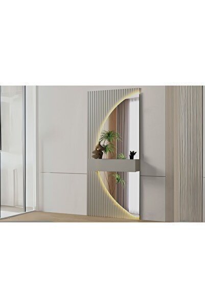 Doressa Maia Dresuar