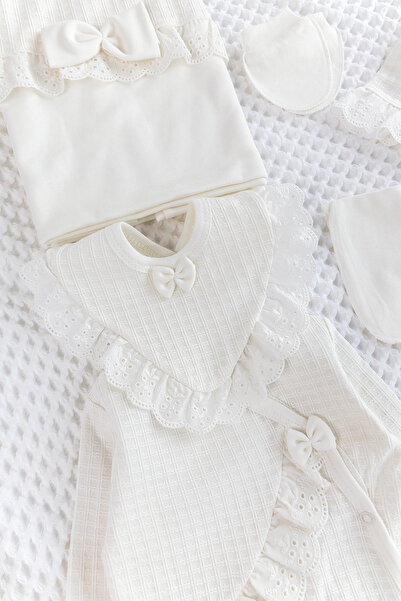 Babymod 10-Piece Patterned Scalloped Baby Girl Hospital Discharge Set