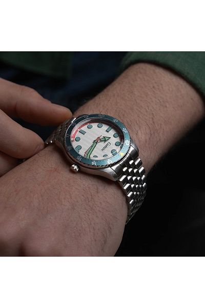 catera Men's watch with a silver steel strap and a sky blue frame