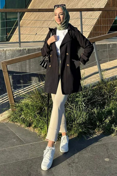 Tesettür Diyarı Къс тренчкот с колан на ръкавите - Черен
