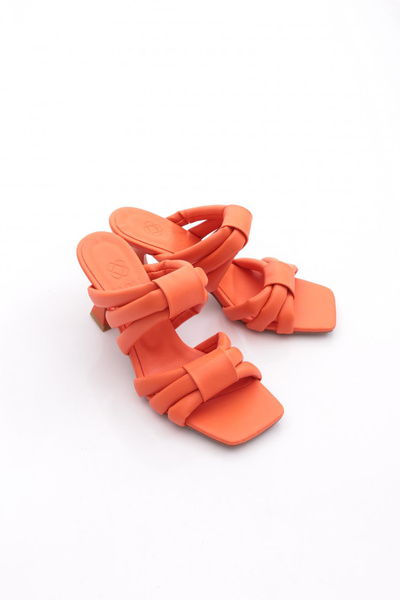 DGN 5045 Women's Row Banded Goblet Heeled Slippers