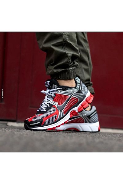 Nike Zoom Vomero 5 Men's Red Sneaker Sportie