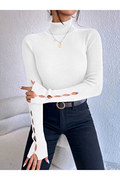 SAYZEN πλεκτό πουλόβερ με λαιμόκοψη με λεπτομέρεια με κολιέ με μαργαριτάρια