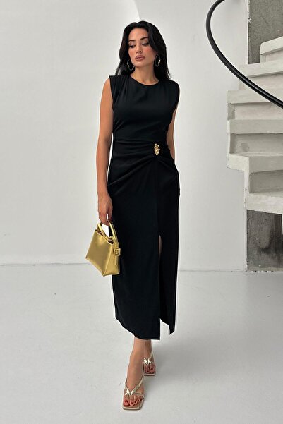 Serica Moda Siyah Gold Toka Detaylı Önü Büzgülü Elbise