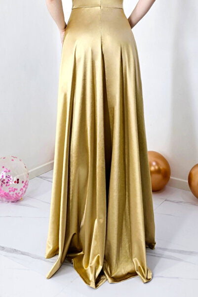 FashionForYou Leontina Occasion Dress, with Satin Texture and Handcrafted Crystals, Gold