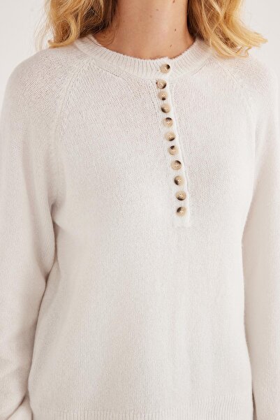 Tudors Women's Oversize Wide Cut Button Collar White Sweater