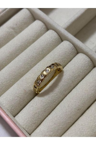 Akiha Aksesuar Vintage Gold Xuping Ring with Tiny Quadrilateral Stone