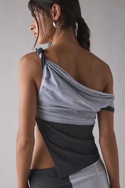 VibeGaia Contrast Color Crop T-Shirt with Asymmetric Design