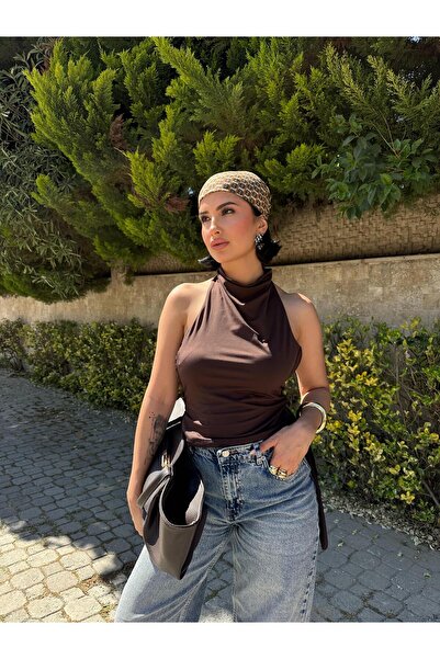 MasalBoutiquee KADIN DEGAJE YAKA SIRT DETAYLI BLUZ