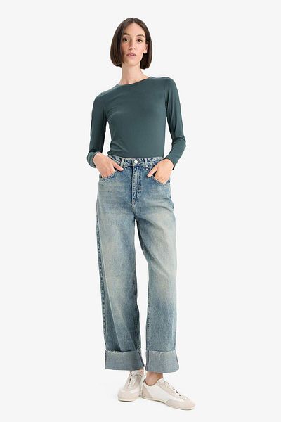 DeFacto Slim Fit Slim Fit Crew Neck Basic Plain Long Sleeve T-Shirt D3756Ax25Au