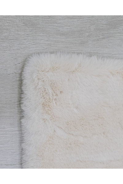 Apex Halı Polo 8701 Krem Yumuşak Dokulu Kaydırmaz Yıkanabilir Üst Kalite Post Pelüş Halı