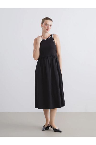 LC Waikiki Lcw Comfortblack Crew Neck Waist Dress