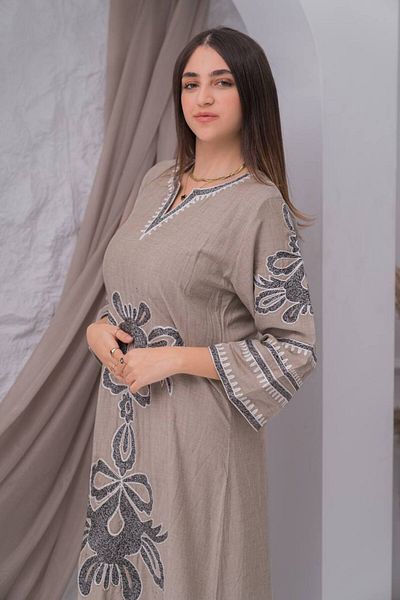 AFandina Linen jalabiya with delicate details that add a touch of luxury A-386