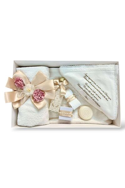 KidsMagazin Trusou pentru botez cu elemente florale