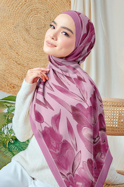 hijabchi شال حرير بورسا - سلسلة نايت لومينس - مجموعة جديدة - بودرة