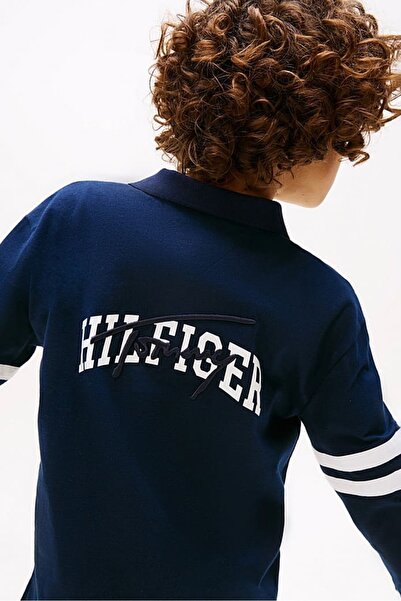 Tommy Hilfiger POLOTRIK S ŘAZENÉM GRAFICKÝM DLOUHÝM VZOREM
