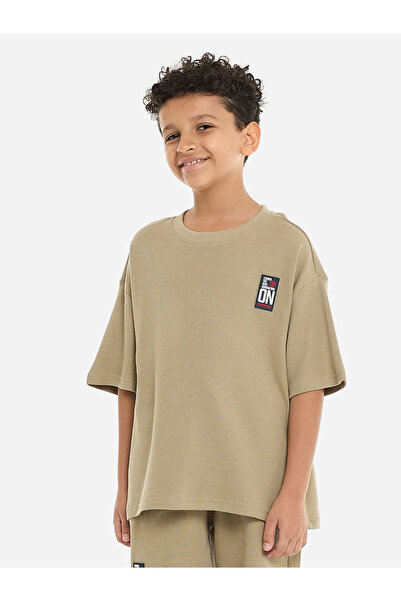 Victor and Jane By Styli Boys Textured Oversized T-Shirt and Shorts Set