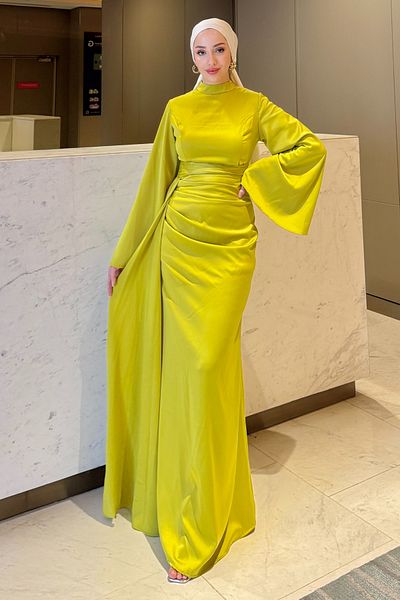 Tesettür Diyarı Women's Arabella Cape Satin Fish Evening Dress-Yellow