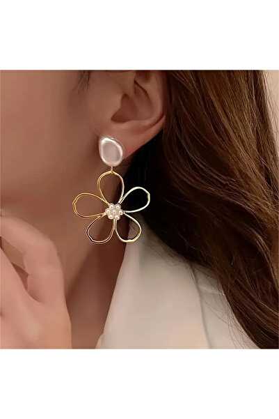 seltuğ Vintage Esintili Altın Kaplama Çiçek Sallantılı Küpeler