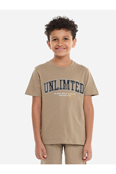 Victor and Jane By Styli Boys Graphic Print T-Shirt and Shorts Set