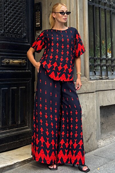 VAGGON Women's Red Crew Neck Patterned Blouse and Pants Set Vs00801