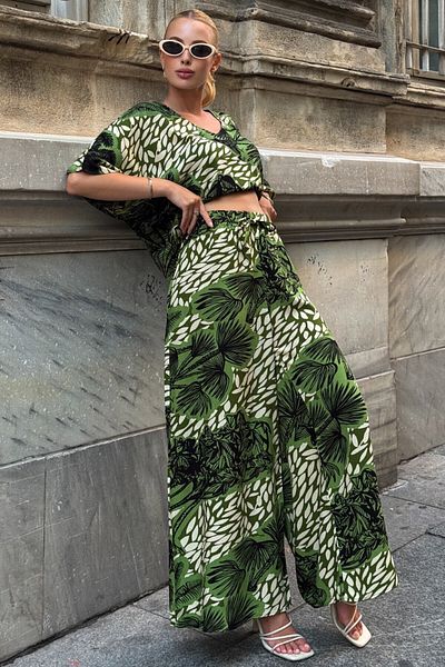 VAGGON Patterned V-Neck Half Sleeve Blouse and Palazzo Pants Set with Elastic Waist