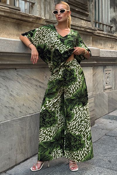 VAGGON Patterned V-Neck Half Sleeve Blouse and Palazzo Pants Set with Elastic Waist