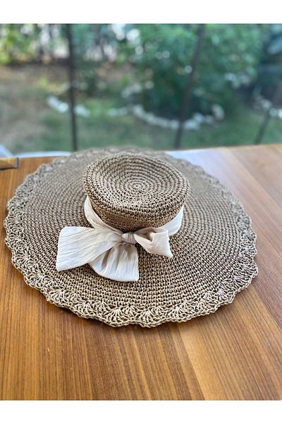 La Merry MuMonde Mumonde Bow Hand Knitted Straw Hat