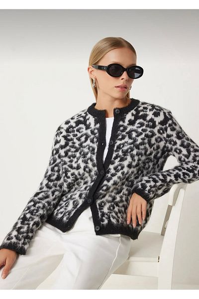 FLEX FASHION Women's Crew Neck Trend Leopard Patterned Furry Cardigan