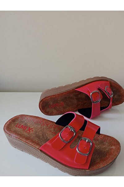 Lumix Esem Model with Buckle Slippers