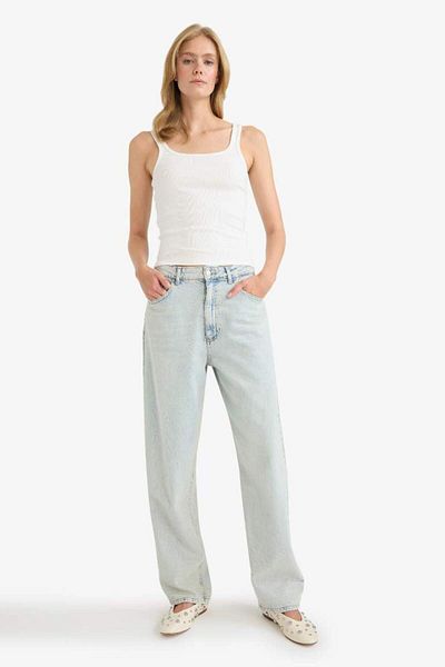 DeFacto New Season Slim Fit Slim Fit Basic Plain Round Neck Ribbed Camisole Undershirt