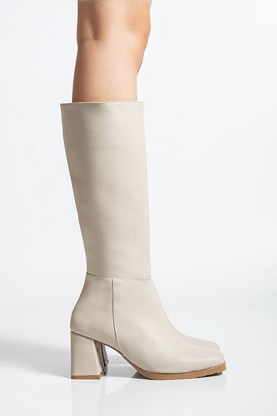 moun shoes Women's Beige Zippered Knee Blunt Toe Bottom Heeled Boots