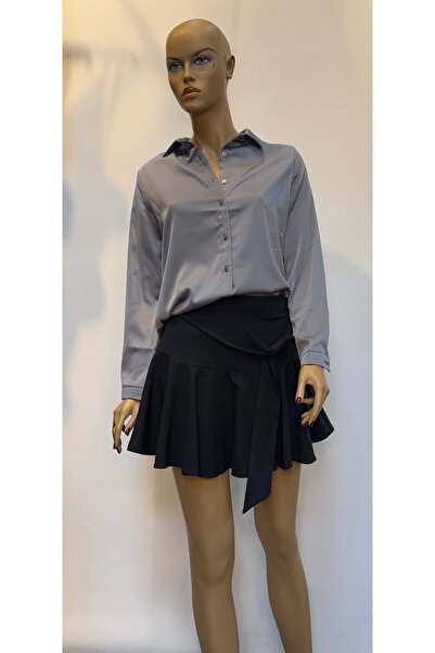 MODEL Şık saten gömlek