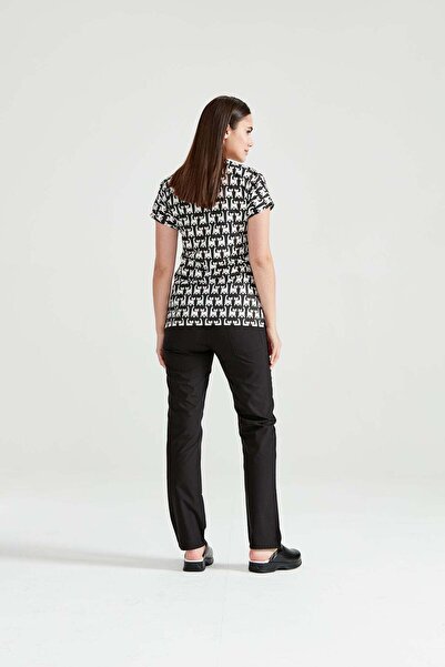 DEMOTEKS Black Medical Blouse with Print - Cat Black Model