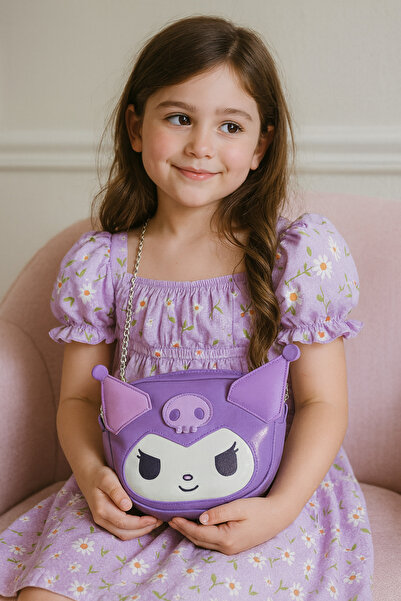 POLLYTOYS PELÜŞ OYUNCAKTA DÜNYA MARKASI Kuromi peluş oyuncak ve deri çanta ikisi bir arada geliyo üretici firma