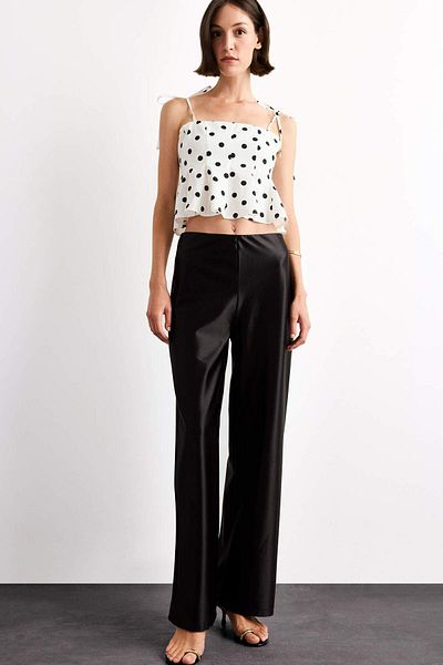 DeFacto Relax Fit Normal Waist Straight Leg Satin Trousers G1590Ax25Sm