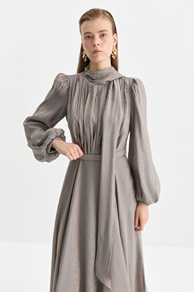 Nihan Yaka Detaylı Jakar Abiye Gümüş