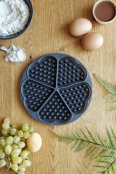 EVLE Waffle Mold, Platinum Silicone, 18 X 1.5 Cm, Gray