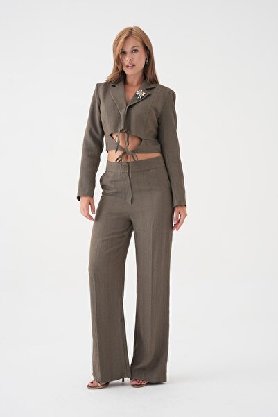 Yumey Tie Brooch Suit