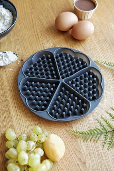 EVLE Waffle Mold, Platinum Silicone, 18 X 1.5 Cm, Gray