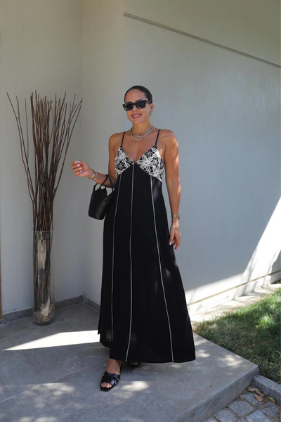 Purple by Banu Siyah Göğüs Motif Detay Elbise