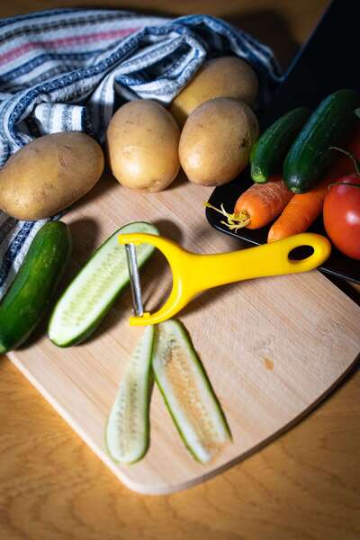 Solingen مقشرة الحبال الصفراء غير اللامعة - فولاذ ألماني غير قابل للصدأ، مقبض...