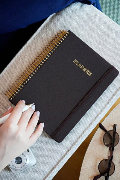 Victoria's Journals A5 спирален бележник от лен, безсрочен, с ластик и джоб.