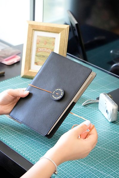 Victoria's Journals Notebook with Vegan Cover with A5 Mechanism.100 Gr. 160 Pages. Lined