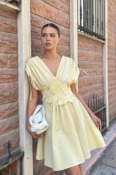 GÜLSELİ Yellow Daisy Applique Short Dress