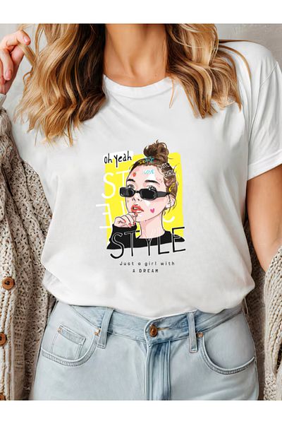 Sarah's Boutique Women's T-Shirt – 100% Cotton – JUST A GIRL WITH A DREAM