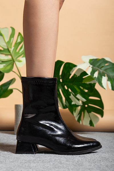 AYENDE MODA Women's Black Medium Heel Pointed Toe Zippered Stylish Boots